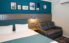 Almondsbury Inn & Lounge  3* United Kingdom